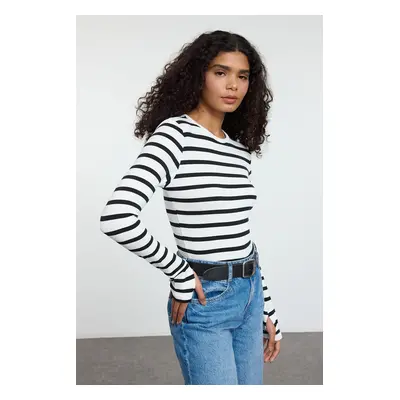 Trendyol Black Ecru Striped Viscose/Soft Fabric Finger-Touch Detailed Flexible Knitted Blouse