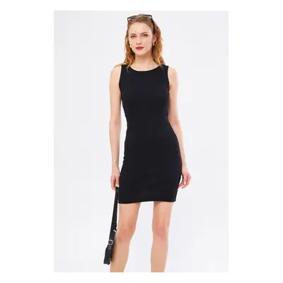 armonika Women's Black Crew Neck Fitted Sleeveless Dress