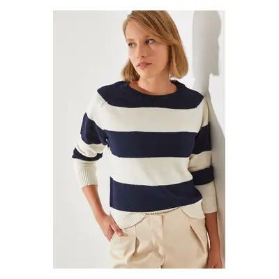 Bianco Lucci Women's Striped Sweater Raglan