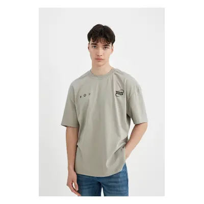 DEFACTO Oversize Fit Crew Neck Printed Short Sleeve T-Shirt