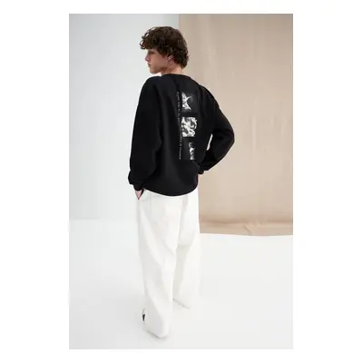 Trendyol Black Oversize/Wide Cut Sculpture Printed Sweatshirt