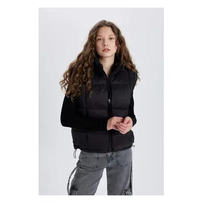 DEFACTO Waterproof Regular Fit Vest