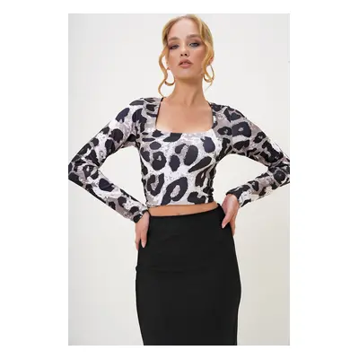 Trend Alaçatı Stili Women's Leopard Square Collar Leopard Patterned Mesh Lined Lycra Crop Blouse