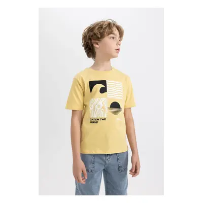 DEFACTO Boy&#39;s Crew Neck Printed Short Sleeve T-Shirt