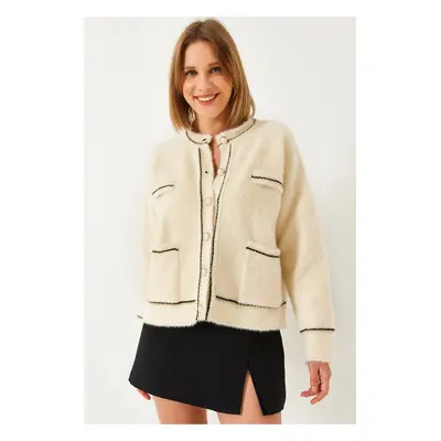 Bianco Lucci Women's Double Pocket Buttoned Soft Knitwear Cardigan