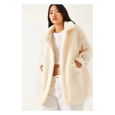 Bianco Lucci Women's Sleeves Belt Detailed Lined Plush Coat