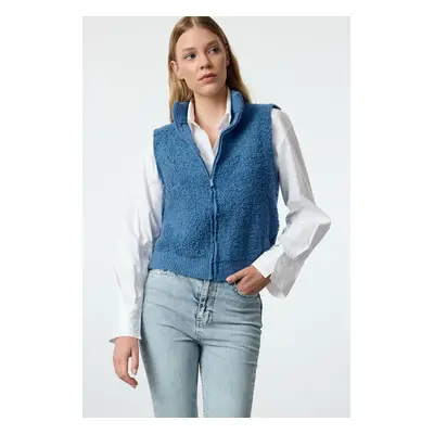 Trendyol Blue Regular Boucle Zippered Knitwear Vest