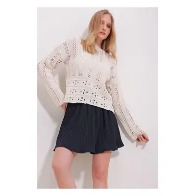 Trend Alaçatı Stili Women's Cream Boat Neck Openwork Knitted Sweater