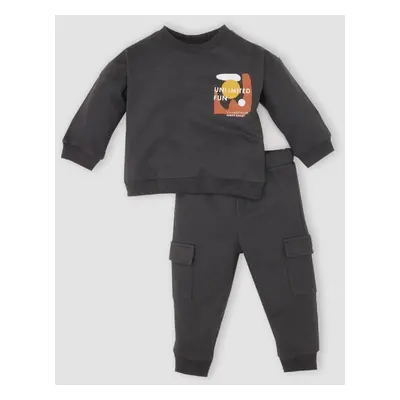 DEFACTO Baby Boy 2-Piece Set Crew Neck Printed Sweatshirt Elastic Waist Cargo Pocket Tracksuit B