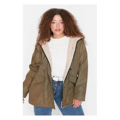 Trendyol Curve Khaki Hooded Snap Detailní Kapsa Uvnitř Plyšový Kabát