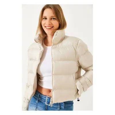 Bianco Lucci Women's Elastic Waist Pocket Velcro Sleeve Crop Puffer Jacket