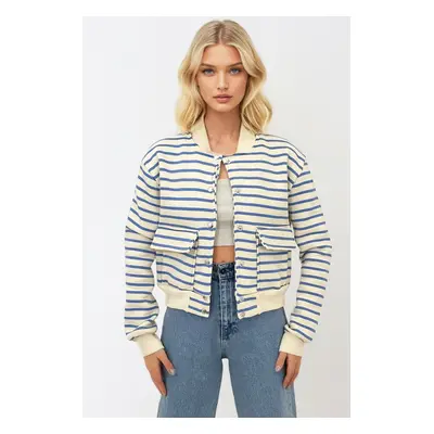 Trend Alaçatı Stili Women's Blue Striped Snap Closure Double Pocketed Inside Raised Crop Jacket