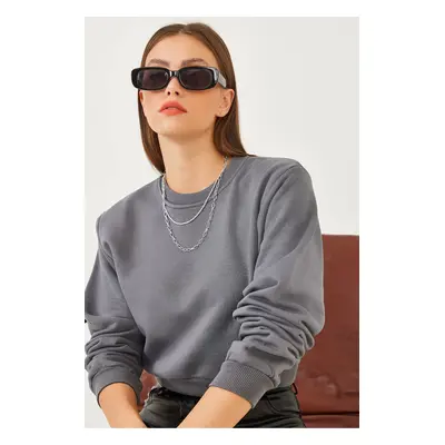 Bianco Lucci Women's Crew Neck Raised Basic Crop Sweatshirt