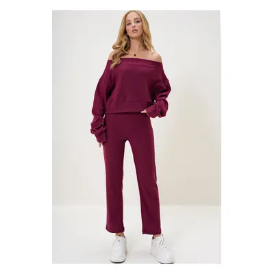 Trend Alaçatı Stili Women's Burgundy Interlock Fabric Madonna Collar Crop Sweat and Elastic Leg 