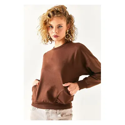 Olalook Women's Bitter Coffee Pocket Detailed Soft Textured Sweatshirt