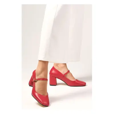 Mio Gusto Alda Red Women's Flat Toe Heeled Shoes