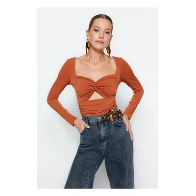 Trendyol Cinnamon Cut Out/Window Detail Knitted Blouse