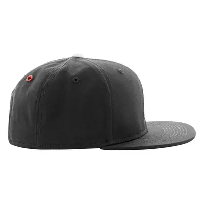 Letter Snapback W