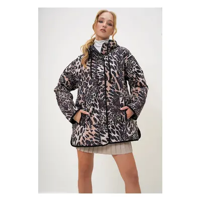 Trend Alaçatı Stili Women's Leopard Leopard Patterned Hooded Double Pocket Oversize Coat