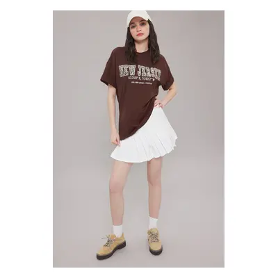 Trendyol Brown 100% Cotton Slogan Embroidered Oversize/Wide Pattern Knitted T-Shirt