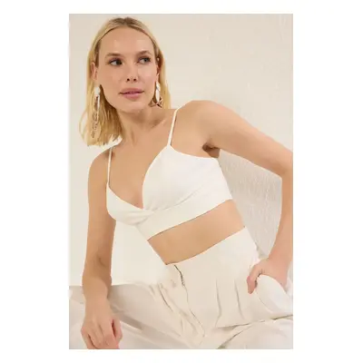 Trendyol White V Neck Crop Woven Bustier