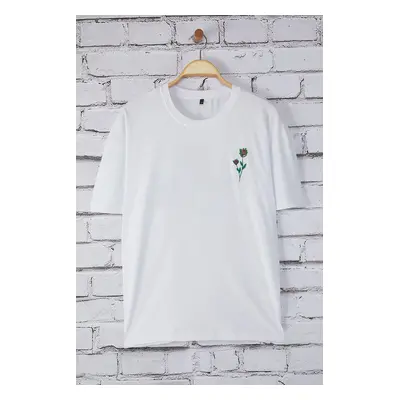 Trendyol White Oversize/Wide Cut Floral Embroidered 100% Cotton T-Shirt