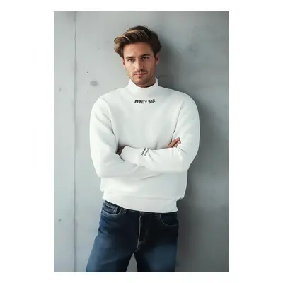 Trendyol Ecru Regular/Normal Cut Turtleneck Inside Polar Fleece/Warm Embroidered Sweatshirt