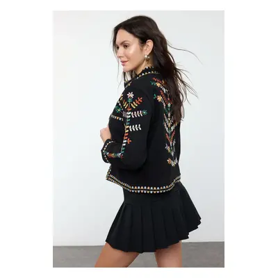 Trendyol Black Embroidered Crop Woven Jacket