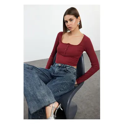 Trendyol Burgundy Button Detailed Square Neck Fitted Flexible Crop Knitted Blouse