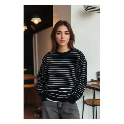 Trendyol Black Thread Crew Neck Striped Regular Knitted Sweatshirt