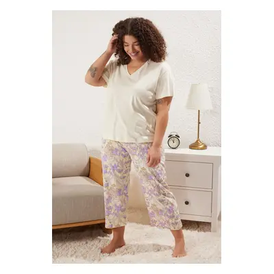 Trendyol Curve Light Yellow Floral Capri Knitted Pajama Set