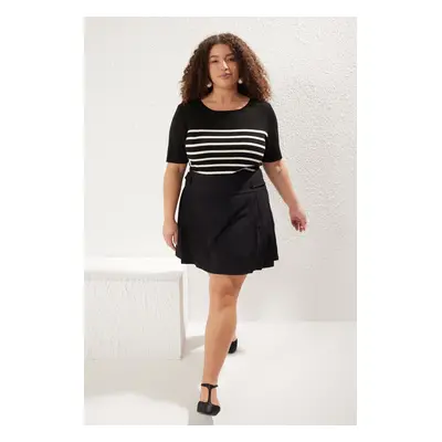 Trendyol Curve Black Striped Crew Neck Knit Blouse