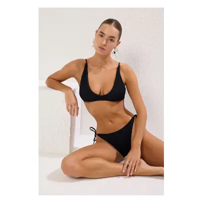 Trendyol Black*001 Plain Triangle Normal Waist Bikini Set