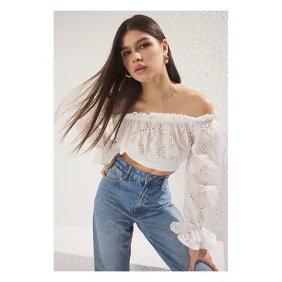 Trendyol White Cotton Embroidered Off Shoulder Crop Woven Blouse