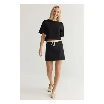 Trendyol Black Waist White Fabric and Belt Detailed Mini Length Woven Skirt