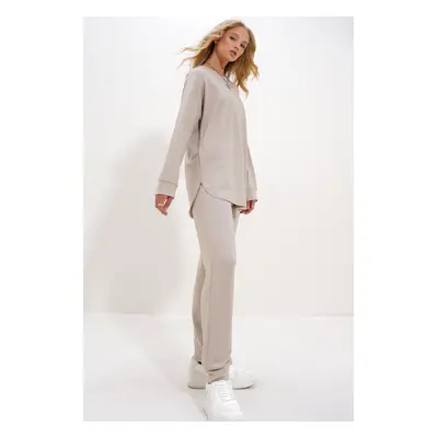 Trend Alaçatı Stili Women's Beige Crew Neck Side Slit Soft Texture Modal Tracksuit