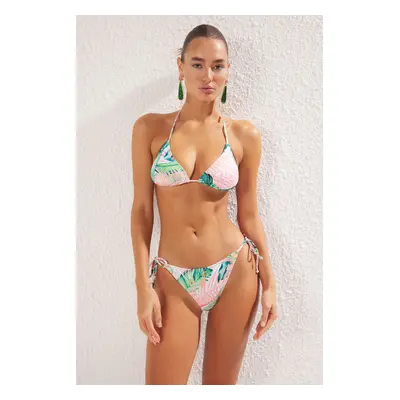 Trendyol Tropical Patterned Triangle Regular Bikini Set