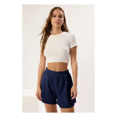 Trendyol Navy Blue Pocket Detail Soft Textured Short Flexible Shorts & Bermuda