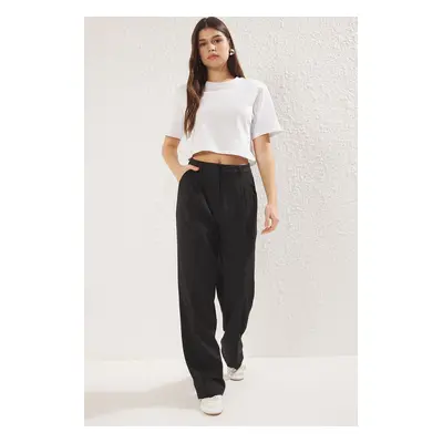 Trendyol Black*001 Limited Edition Straight/Straight Cut Pleated Woven Fabric Trousers