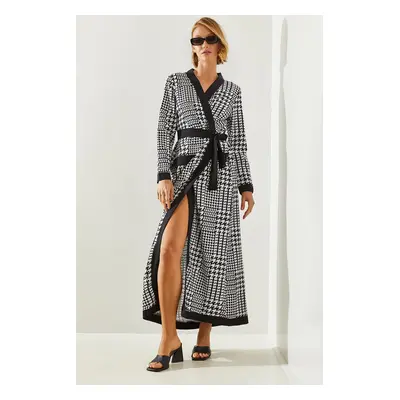 Bianco Lucci Women's Belted Houndstooth Patterned Long Kimono