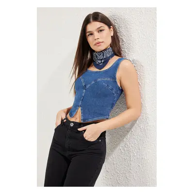 Trendyol Blue Stitch Detail Fitted Crop Denim Blouse