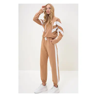 Trend Alaçatı Stili Women's Biscuit Hooded Sweatshirt and Elastic Leg Tracksuit Set