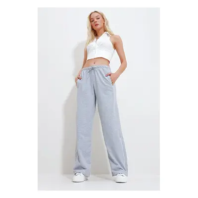 Trend Alaçatı Stili Women's Gray Double Pocket Side Ribbed Wide Leg Sweatpants