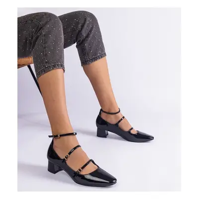 D/CEO Silver pumps Lepley