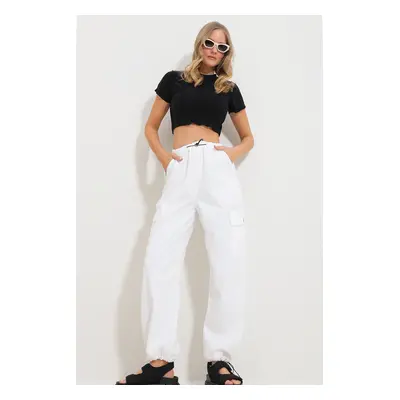 Trend Alaçatı Stili Women's White Elastic Waist And Cuff Cargo Jogger Pants With Pocket