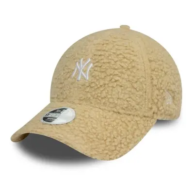 Dámská kšiltovka s kožíškem New Era 9FORTY Woman MLB WMNS Borg Light Beige