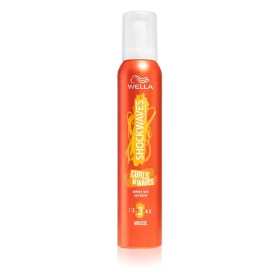 Wella Shockwaves Curls & Waves pěnové tužidlo pro extrémní vlny 200 ml