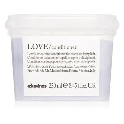 Davines Essential Haircare LOVE Smoothing Conditioner uhlazující kondicionér pro nepoddajné a kr