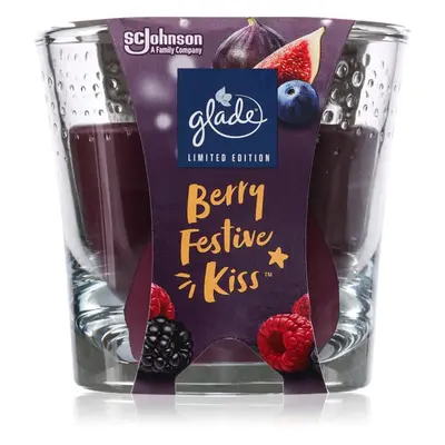 GLADE Berry Festive Kiss vonná svíčka 112 g