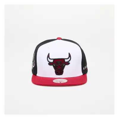 Kšiltovka Mitchell & Ness NBA Core I Snapback Chicago Bulls White/ Red